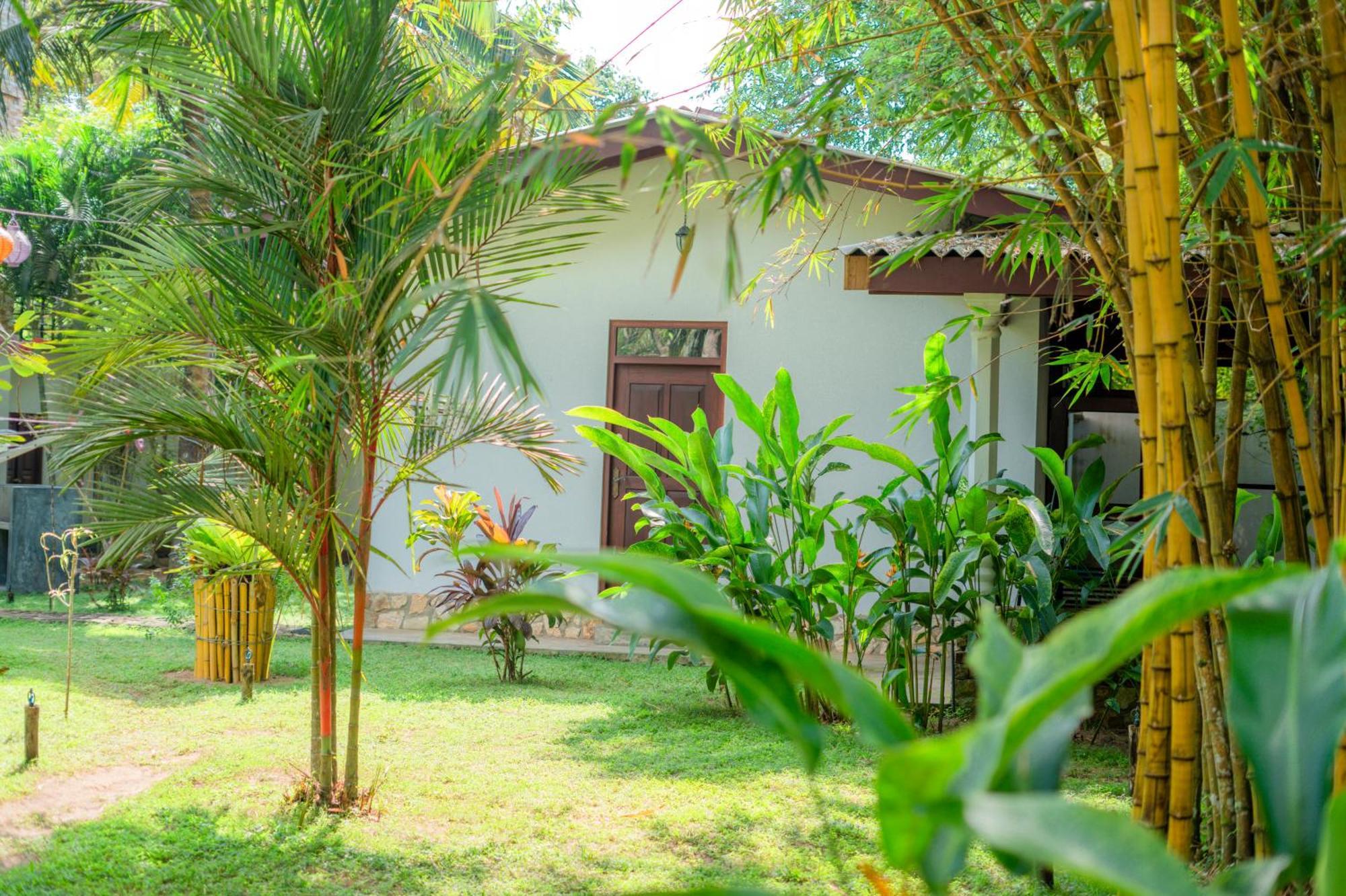 Villa Lanka Relax Hikkaduwa Bagian luar foto